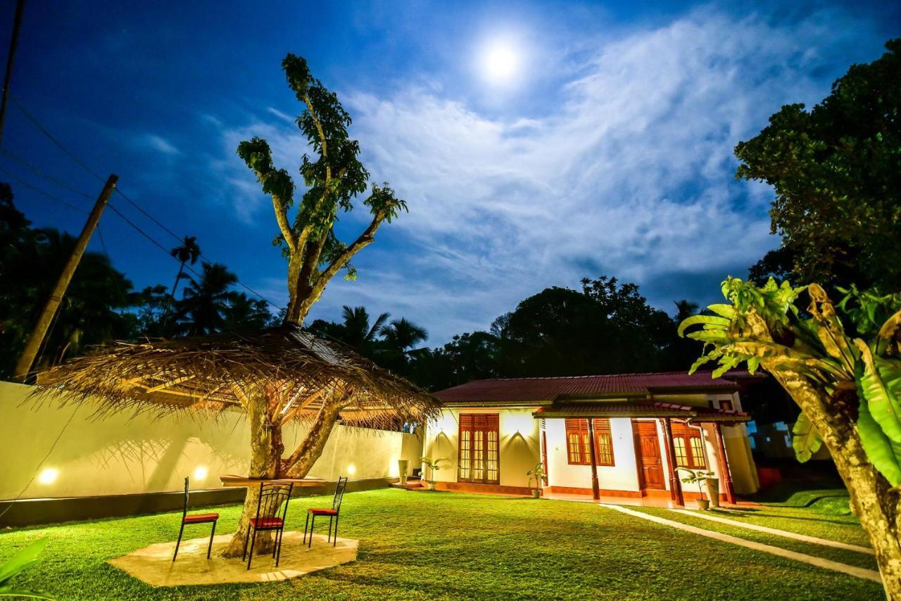 Villa The Senu Grand Hikkaduwa Esterno foto